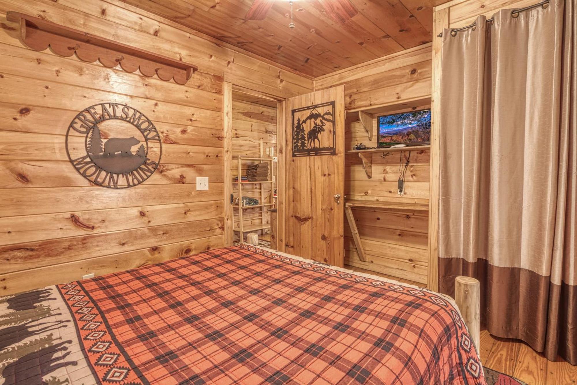 Bear Den, Hot Tub, 1089 Of Free Attraction Tickets For Each Paid Day, Dollywood And More! Sevierville Oda fotoğraf