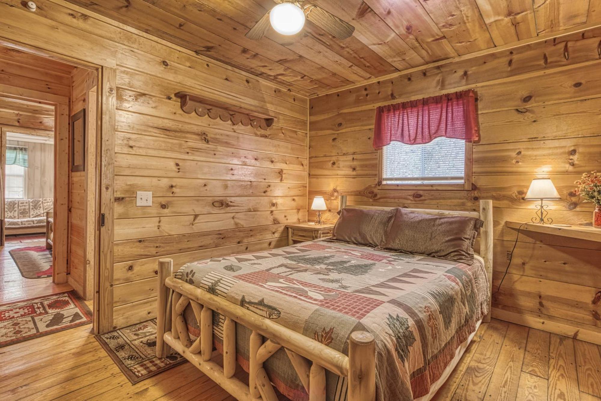 Bear Den, Hot Tub, 1089 Of Free Attraction Tickets For Each Paid Day, Dollywood And More! Sevierville Oda fotoğraf